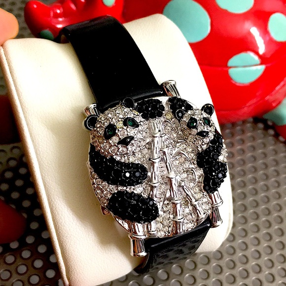 🖤Victoria Wieck Crystal panda 🐼 watch - Picture 3 of 17